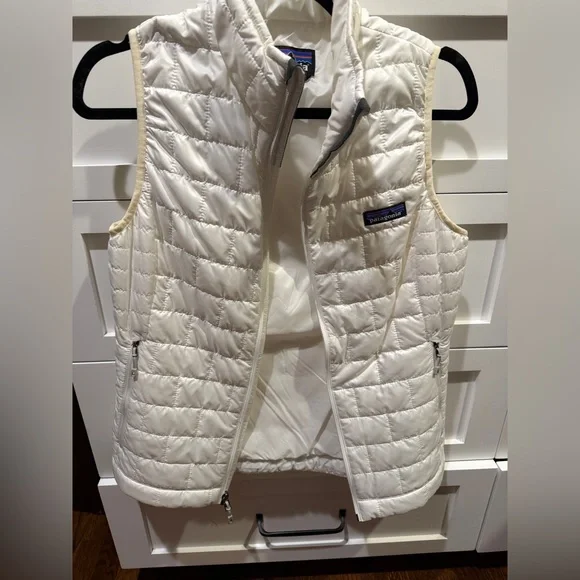 Patagonia White Quilted Vest - Picture 2 of 6